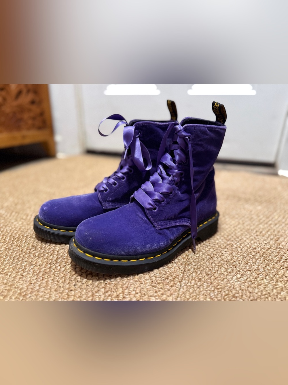Dr. Martens NEVER WORN Purple Velvet Lace-Up Combat Boots pascal 1460 violet